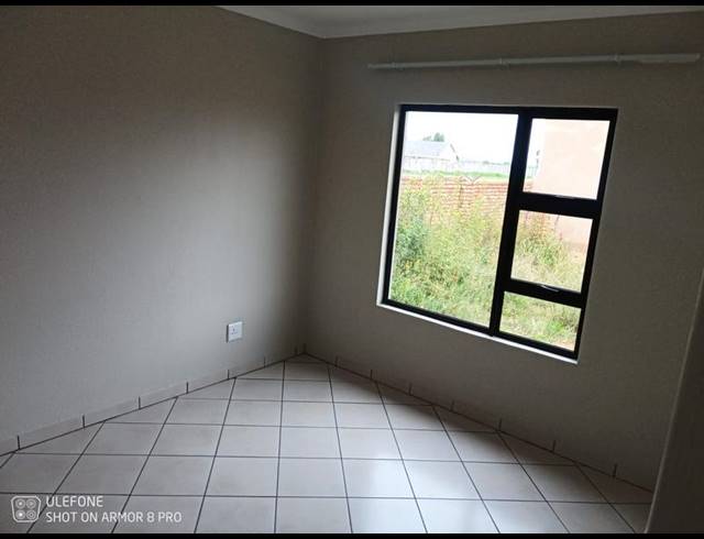 2 BEDROOM HOUSE FOR SALE IN WINDMILL PARK EXT